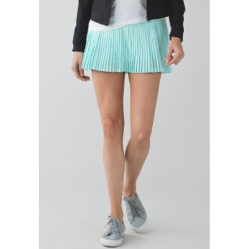 LULULEMON Pleat To Street Skirt II Tranquil Blue/Black Women Size 6 Activewear